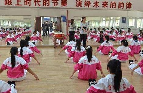 成都幼师师范学校分享幼儿归属感的培养研究