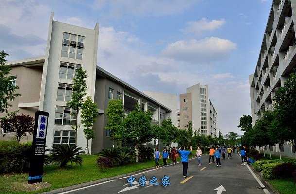 成都电子信息学校学校